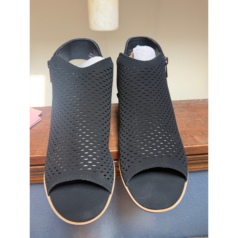 J Adams sandals  size 7.5